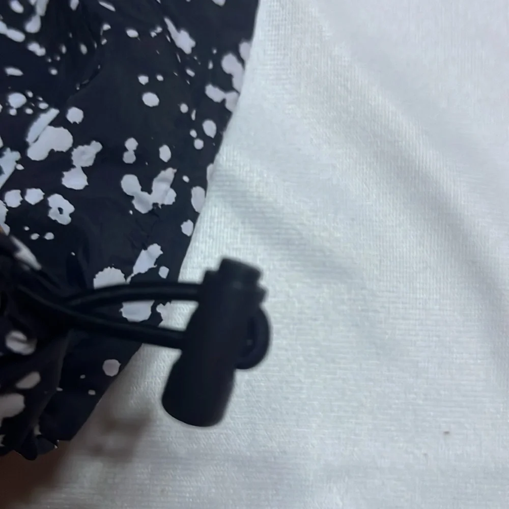 Fabletics Lightweight Jacket - Picture 2 of 12